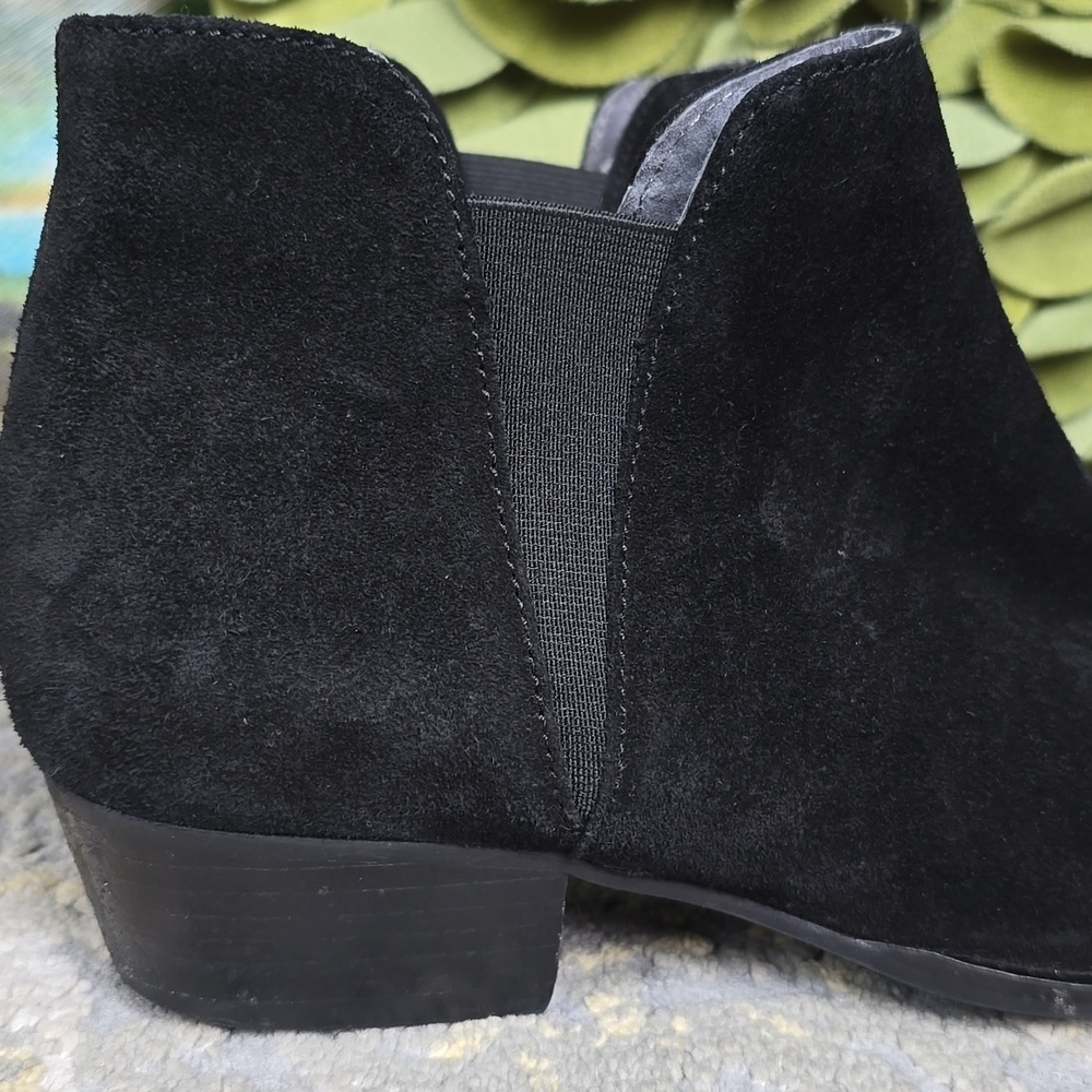 Seychelles Elegant Black Suede Ankle Boots - Picture 13 of 15